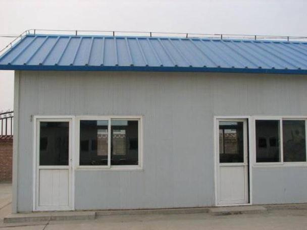 回顧城市農村都拆除彩鋼瓦房這種新型建筑材料存在哪些弊端